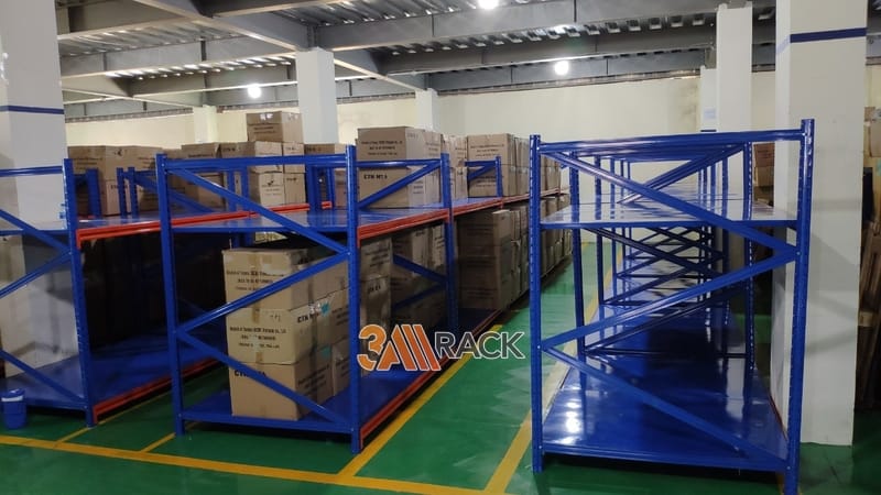 kệ hàng công nghiệp Long An trung tải