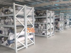 kệ trung tải để vải cuộn