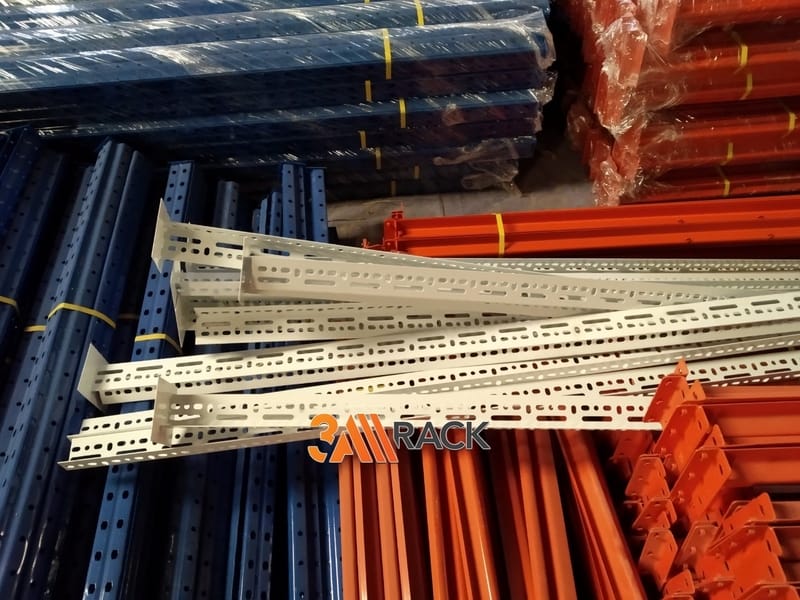 làm kệ sắt theo yêu cầu