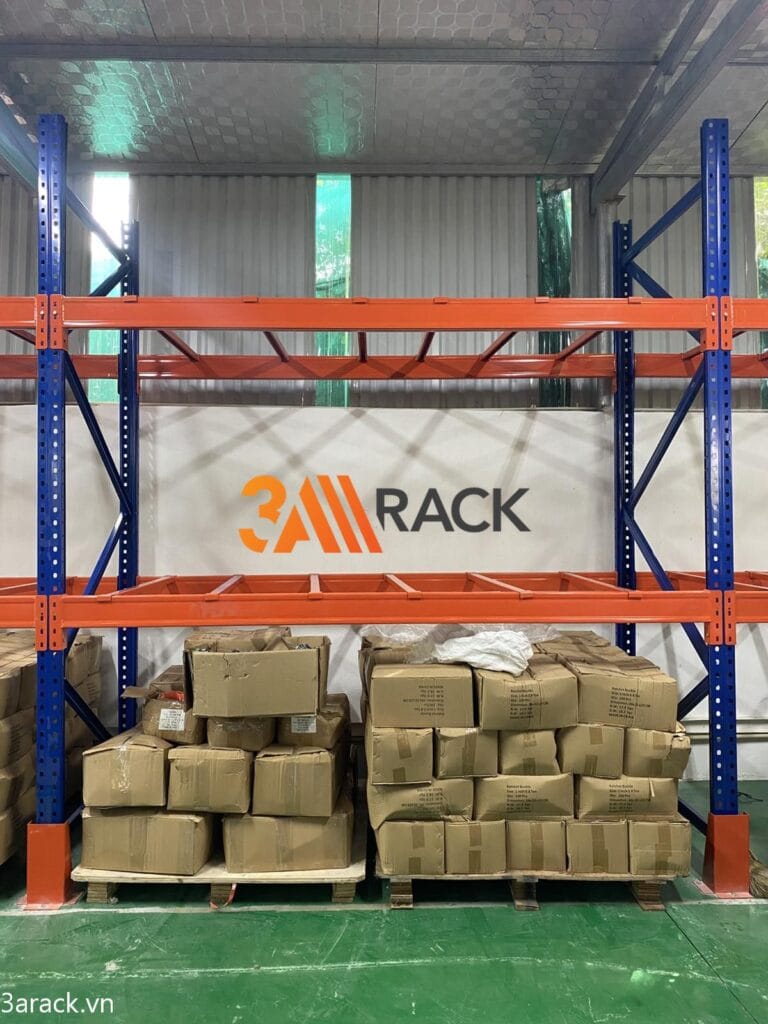 Kệ để pallet nhựa hoặc gỗ