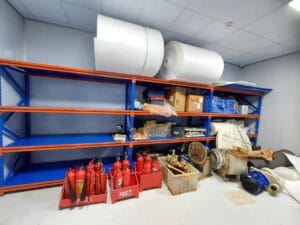 Kệ để đồ bằng sắt tại Điện Biên