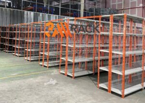 Kệ sắt cho kho hàng logistics Lào Cai