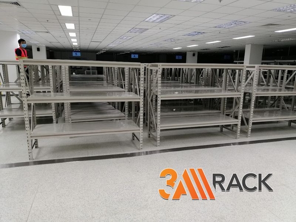 Kệ Trung Tải Màu Ghi Tại Thái Nguyên