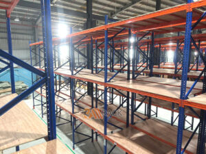 Kệ Sắt Cho Kho Hàng Logistics Hưng Yên
